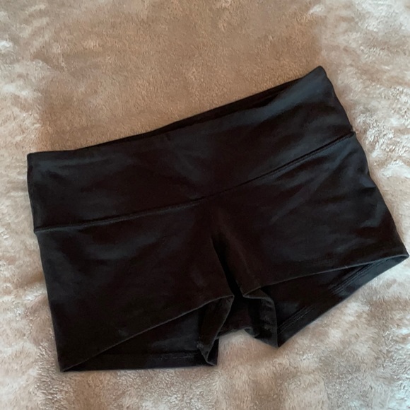 lululemon athletica Pants - Lululemon Shorts Size 6